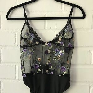 Floral bodysuit 🌿🌿🌿🌿